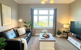 Skyline City - Entire Character Apartment - Views, Parking And Netflix